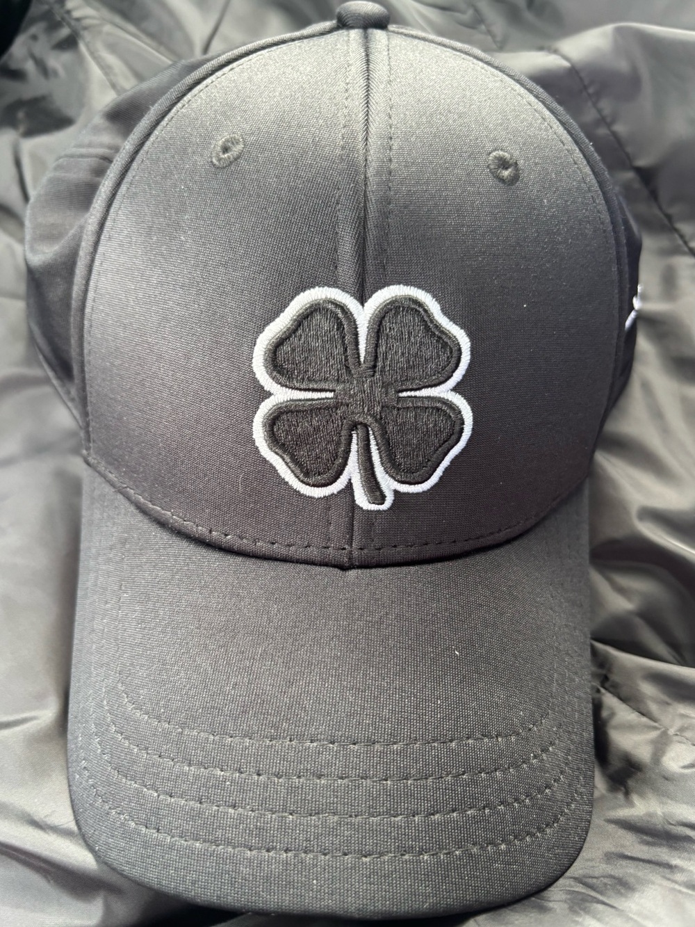 Unisex Black Four-Leaf Clover Baseball Cap